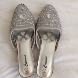 Cute slip ons silver mules 7 1/2 New